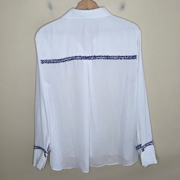 BCBGeneration | White Long Sleeve Blouse with Blue Trim Details Size XL - Picture 7 of 7